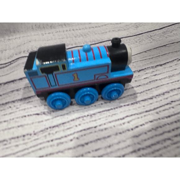 Vintage Thomas & Friends Wooden Railway Thomas - Picture 2 of 4